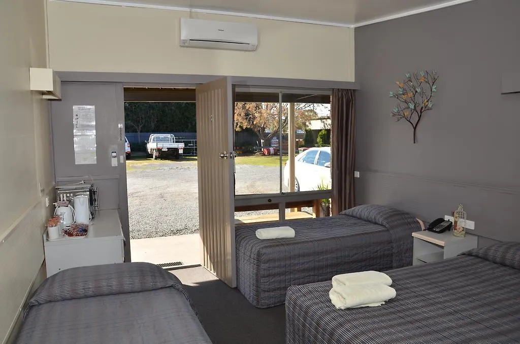 *** מוטל Warwick Motor Inn אוסטרליה